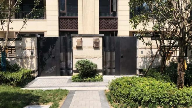 不锈钢与设计碰撞彩神打造“门面担当”(图3)