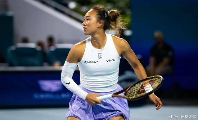 事不过三也不过七！郑钦文首胜萨巴伦卡！(图2)