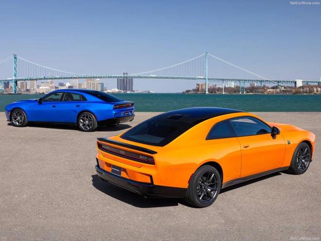 全新“技术流”四驱道奇Charger Scat Pack发布双涡轮直六替代V8信仰没了(图6)