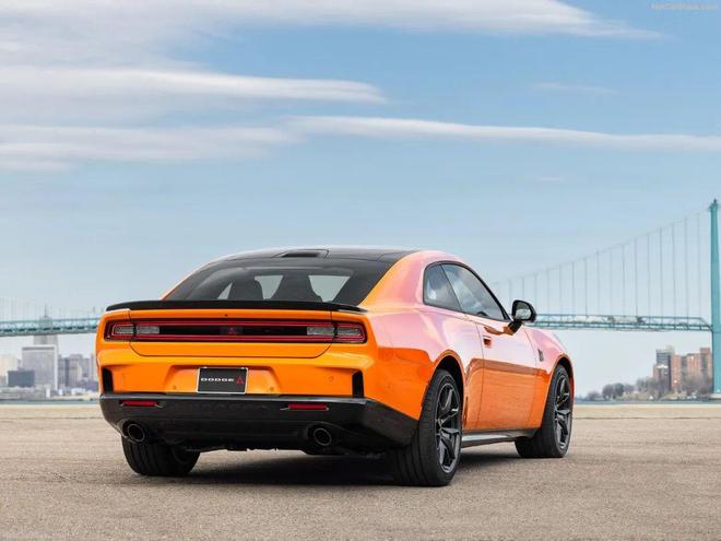 全新“技术流”四驱道奇Charger Scat Pack发布双涡轮直六替代V8信仰没了(图5)