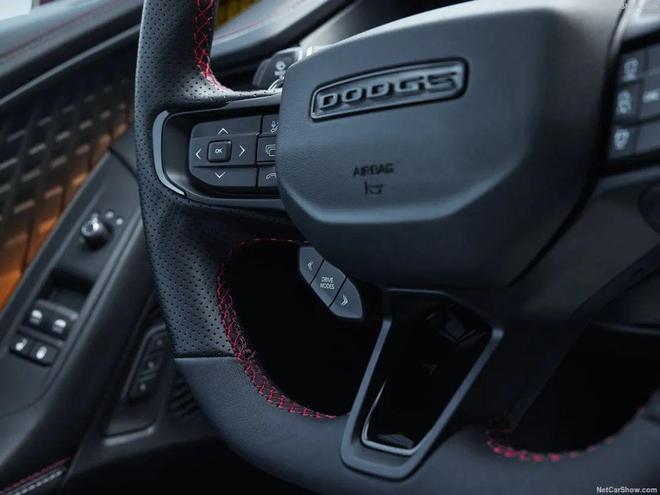 全新“技术流”四驱道奇Charger Scat Pack发布双涡轮直六替代V8信仰没了(图9)