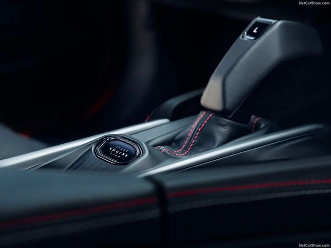 全新“技术流”四驱道奇Charger Scat Pack发布双涡轮直六替代V8信仰没了(图12)