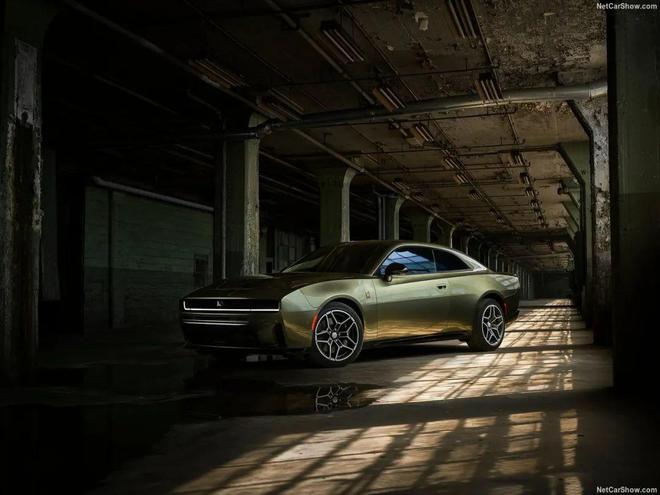 全新“技术流”四驱道奇Charger Scat Pack发布双涡轮直六替代V8信仰没了(图4)