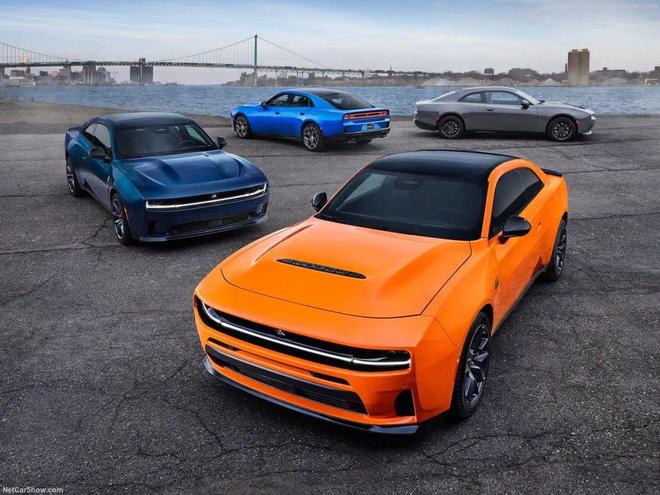 全新“技术流”四驱道奇Charger Scat Pack发布双涡轮直六替代V8信仰没了(图22)