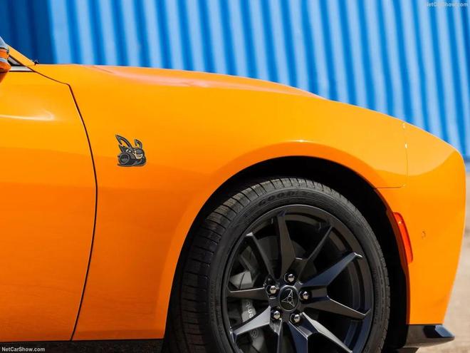 全新“技术流”四驱道奇Charger Scat Pack发布双涡轮直六替代V8信仰没了(图17)