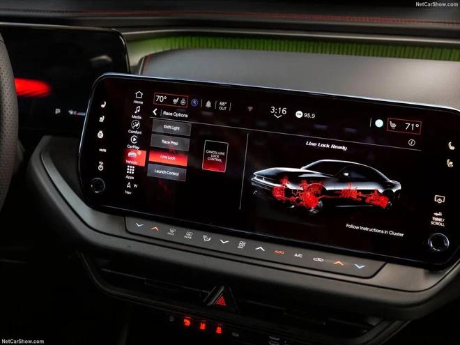 全新“技术流”四驱道奇Charger Scat Pack发布双涡轮直六替代V8信仰没了(图13)