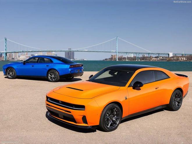 全新“技术流”四驱道奇Charger Scat Pack发布双涡轮直六替代V8信仰没了(图23)