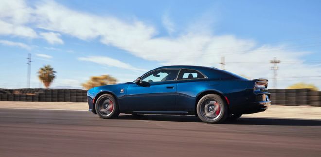 全新“技术流”四驱道奇Charger Scat Pack发布双涡轮直六替代V8信仰没了(图35)