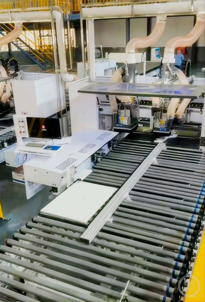 2025智博会丨20分钟铝卷变家具！西南铝智能产线刷新“中国智造”速度