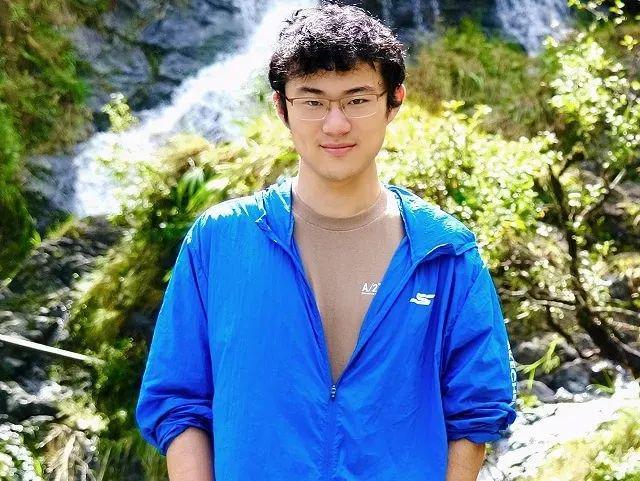 扎克伯格晒出AI超级团队11位成员8位中国留学生Meta豪掷亿金打响人才抢夺战!(图6)