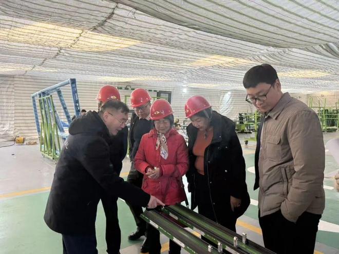 昌吉高新区携高校专家赴新铝铝业助力技术创新(图5)