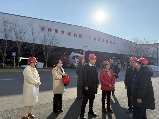 昌吉高新区携高校专家赴新铝铝业助力技术创新(图3)